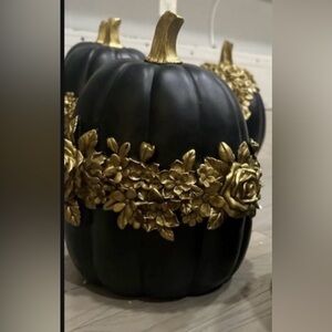 - Z gallerie black/gold pumpkin One large